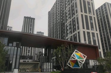 八达岭孔雀城五彩天街