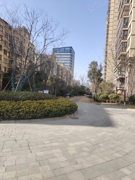 皖新文化广场翡翠庄园