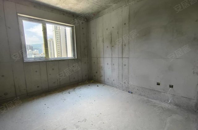 中海铂悦府3室2厅133㎡114万二手房图片