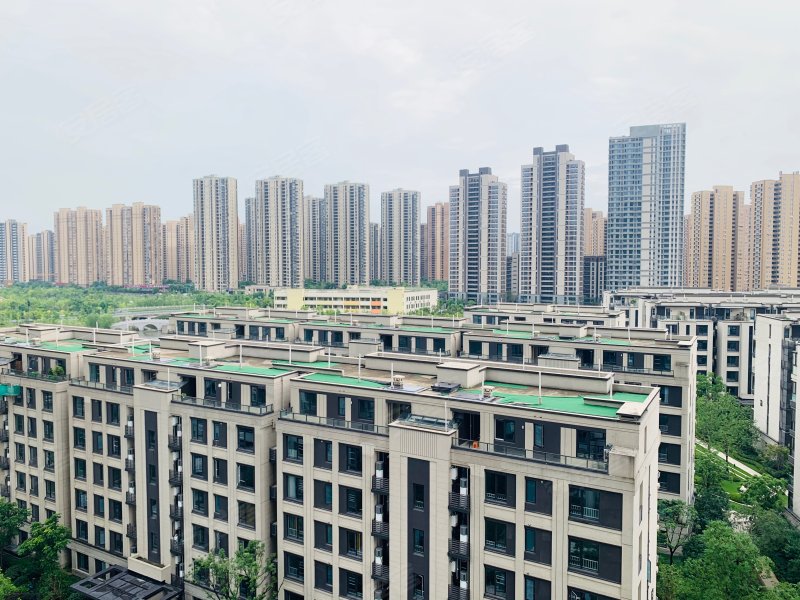 绿都云和湖