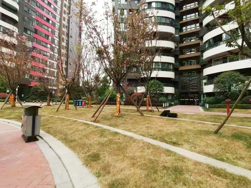 万峰城d区峰景里