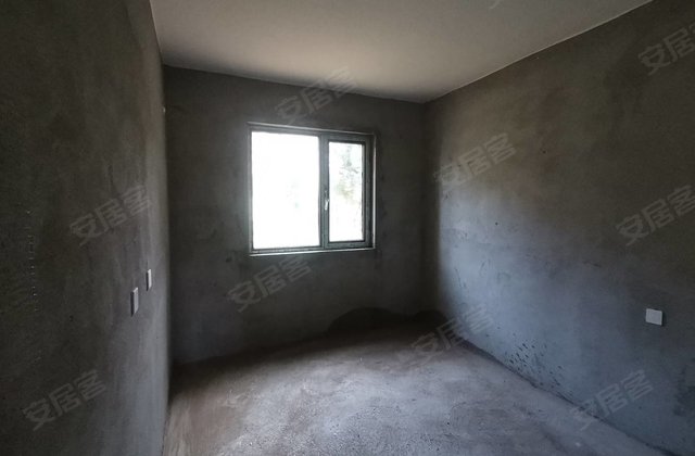 绿地新里城3室1厅115㎡43万二手房图片