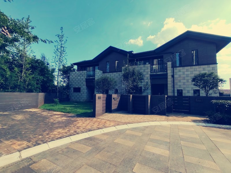 俊发玉龙湾(别墅)