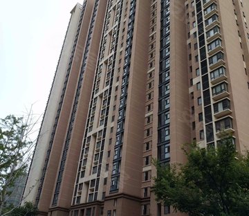 时代上城d区繁华里 房东自住装修 小高层 小区中间位置