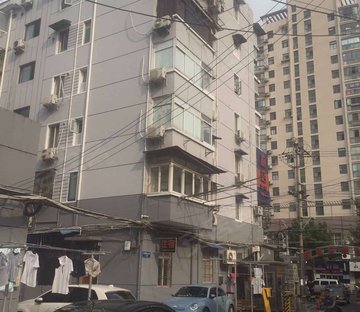 高楼层采光充足 满五 近医院 带电梯 精装可拎包入住,宝昌路600弄小区