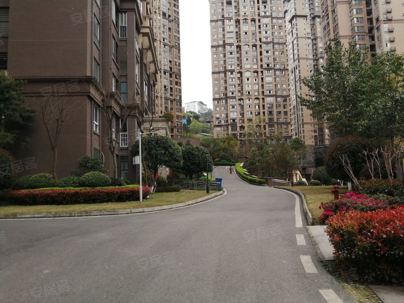 置信逸都花园b区