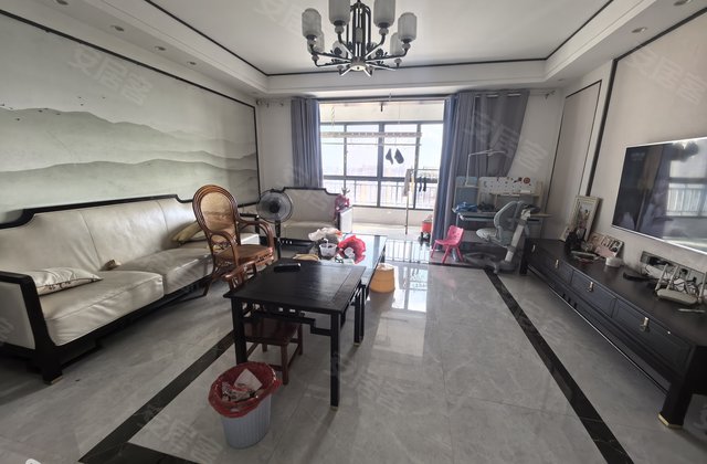 枫丹白露4室2厅158.07㎡118万二手房图片