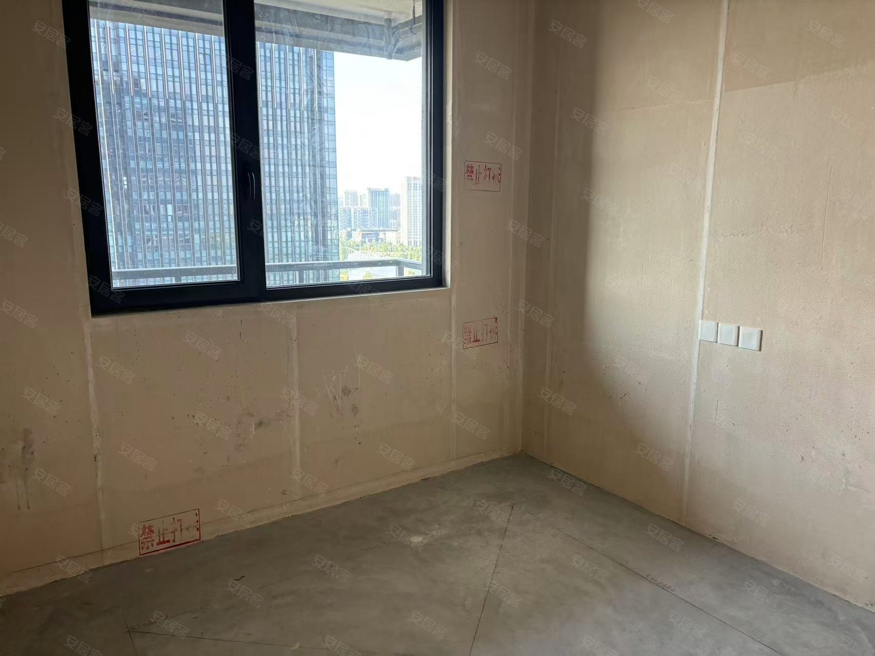 绿城沁香园4室2厅2卫143㎡南150万