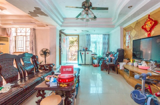 前海花园4室2厅137.92㎡628万二手房图片