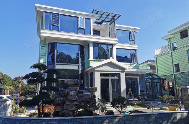 九淞路同里花园2012年建造共3层南272㎡5室2厅4卫中粮本源旁独栋别墅