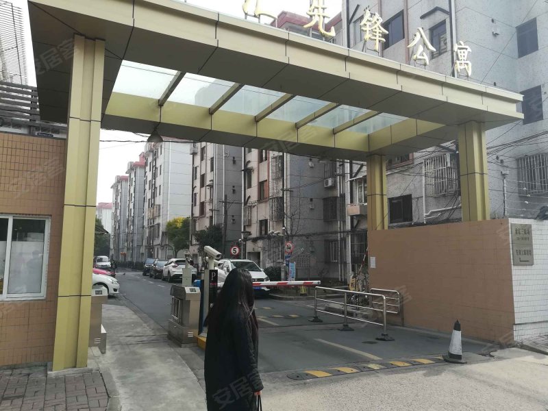 金汇花园三街坊先锋公寓 