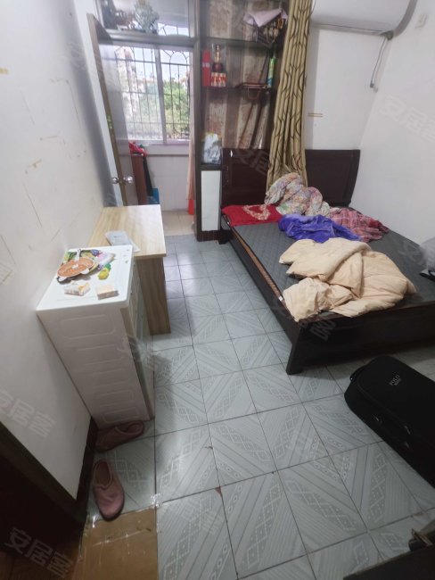 明秀小区北区39万中间楼层采光好 适合单身公寓或小家庭居住