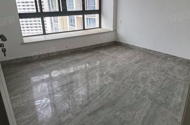 海南软件园青年公寓3室1厅90㎡50万二手房图片