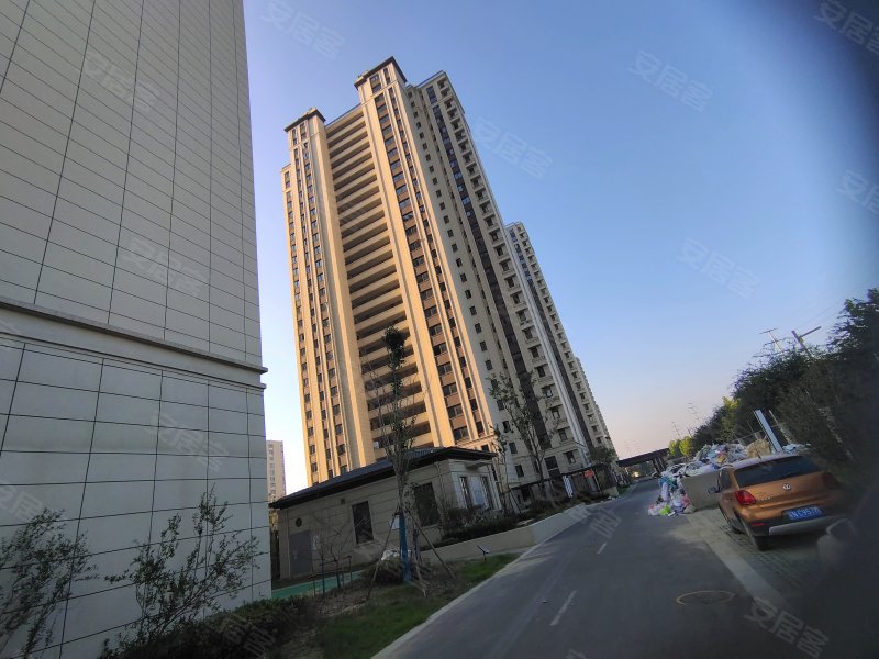 中梁郁洲壹号院,紫金山路
