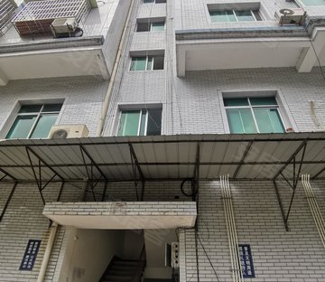 翠云街中段10号院