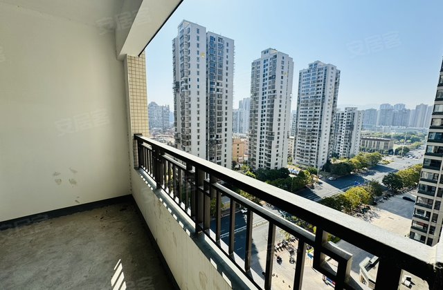 住宅水晶澜庭4室2厅135.96㎡169.8万二手房图片