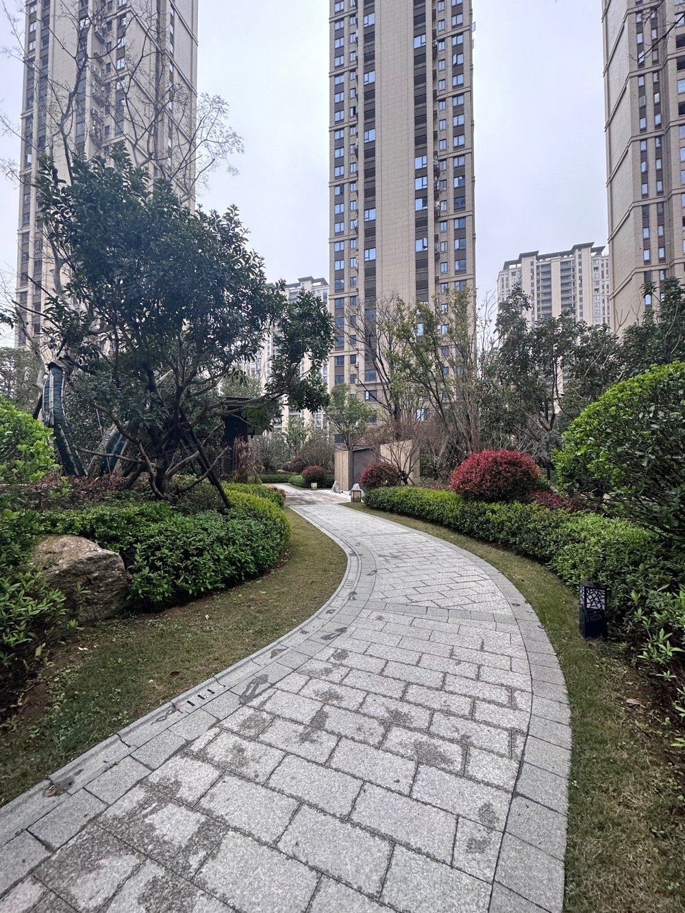 龙港新城中心地带华鸿中央城北苑,华鸿中央城(北苑)二手房,180万,4室2