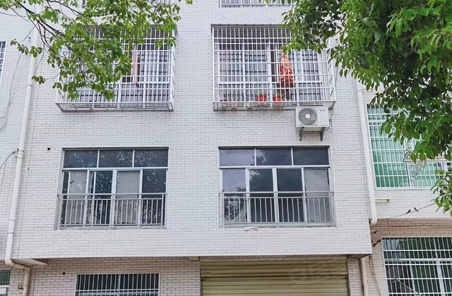 华容县农科所安置区3室2厅120㎡10万二手房图片