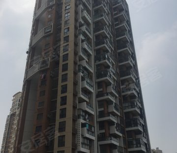 生态公园旁 家天下商业街旁 龙湾国际公寓 三房两厅双卫诚心卖