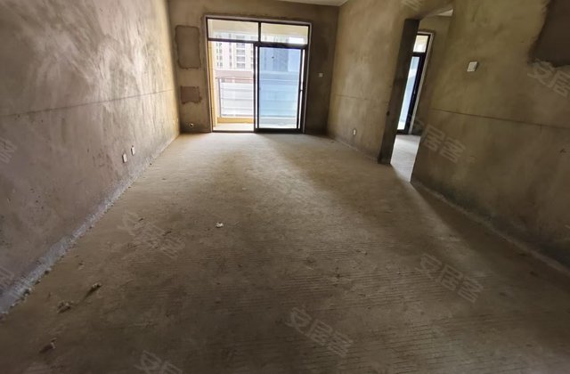 京冠领港壹号3室2厅101㎡41万二手房图片