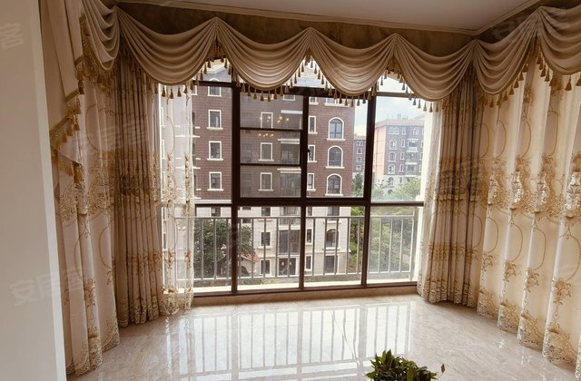 南疆坤城3室2厅120㎡48.8万二手房图片