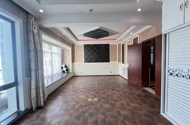 八一世邦国际花园4室2厅128.32㎡114万二手房图片