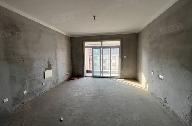 启德华府3室2厅141㎡67.9万二手房图片