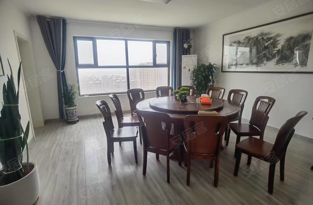 丝路花园二期3室2厅141㎡61万二手房图片