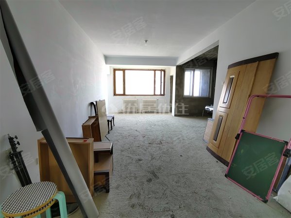 博园公寓5室3厅2卫260.06㎡南北305万