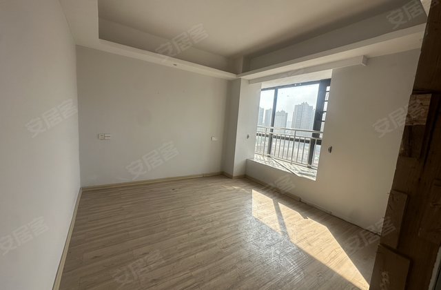 中瑞景苑3室2厅137.8㎡208万二手房图片