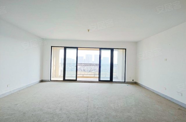 苏州湾天铂4室2厅140.19㎡305万二手房图片