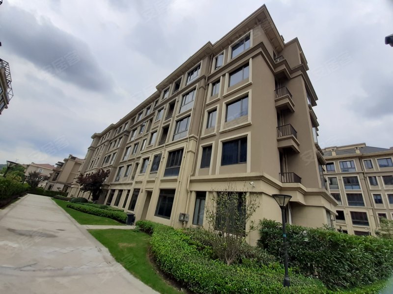 滨江稽山翡翠园