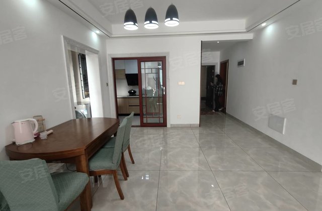 金盘世界城3室2厅135㎡77.8万二手房图片