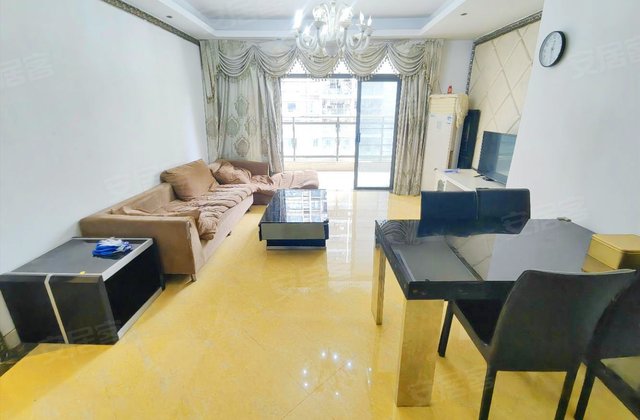 近口岸 摩尔广场岭秀城 南北通大3房