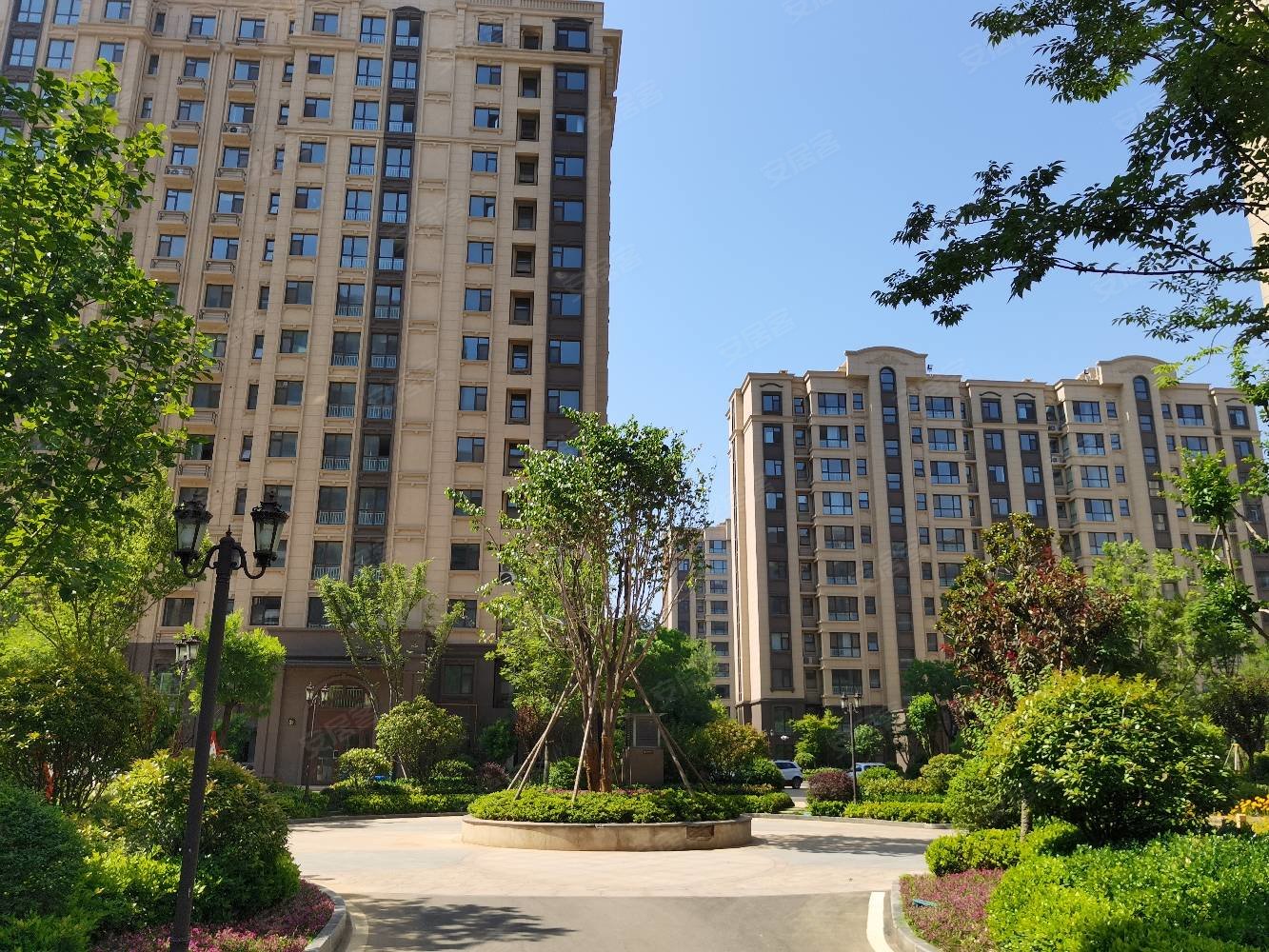 德馨园好楼层舒适三居室小区门口两个公园近东方城