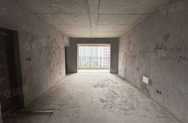 东湖花苑公务员小区4室2厅148㎡108万二手房图片