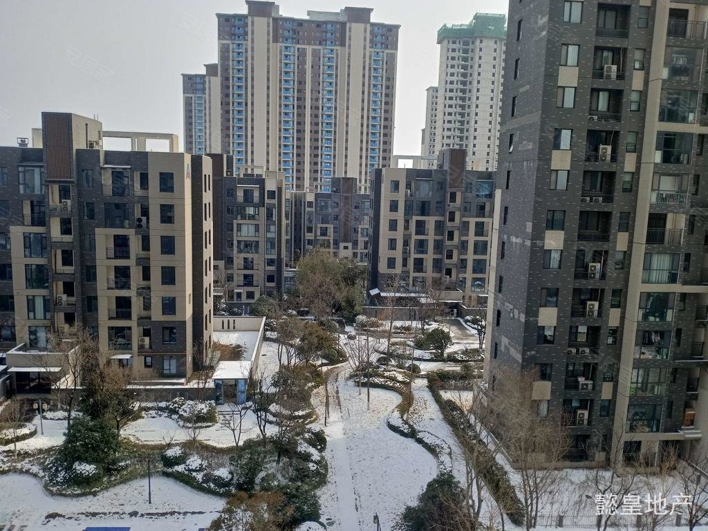 建业桂园通透三室115万南边洋房诚心出售毛坯