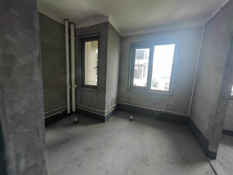 元垄城玖园 排屋边套 双车位 c字形花园