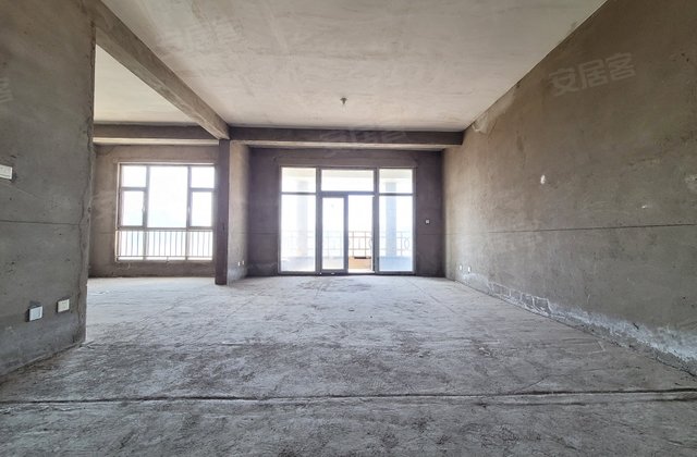 晋园小区4室2厅225㎡270万二手房图片