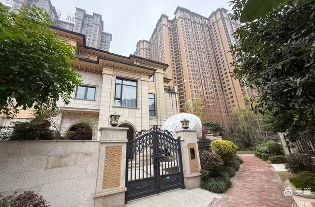 领地凯旋国际公馆(别墅)5室3厅303㎡358万二手房图片