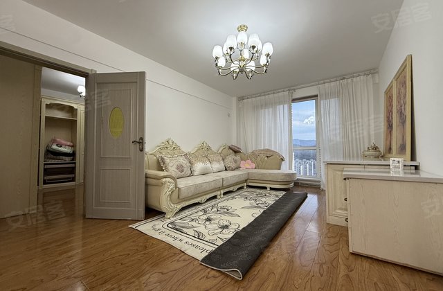 龙湾会馆1室1厅81㎡44.5万二手房图片