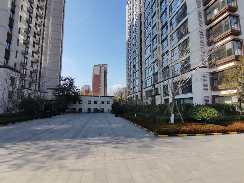 青特金地汇豪观邸