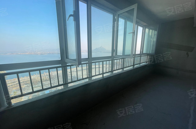 中泰御湖湾4室2厅162㎡126万二手房图片