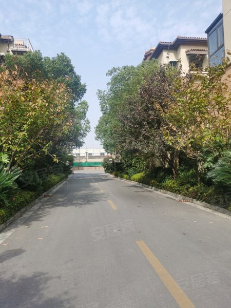 景瑞翡翠湾(北区别墅)