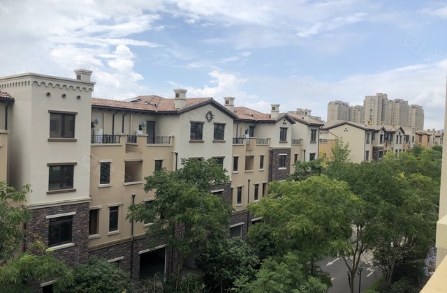 龙湖滟澜海岸南区别墅