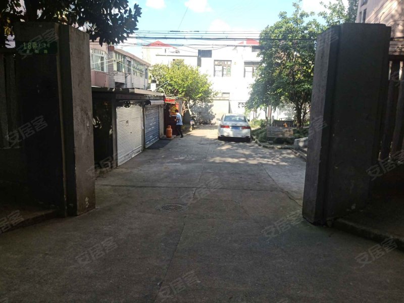 古桐路18弄小区 
