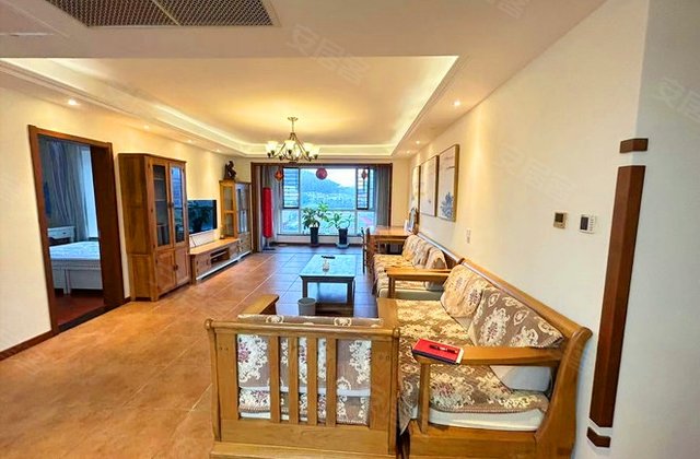 懿品御府4室2厅175.22㎡586万二手房图片