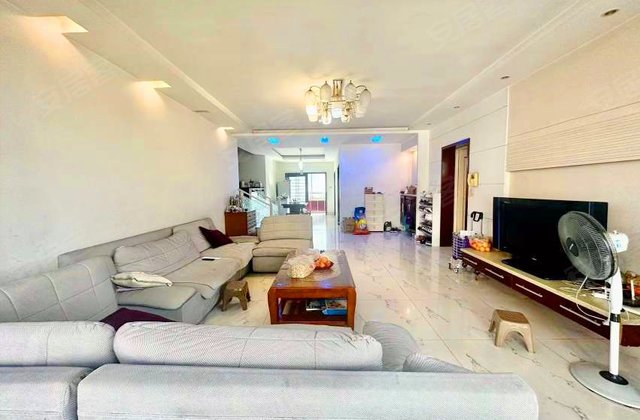 金都花园4室2厅178.66㎡200万二手房图片