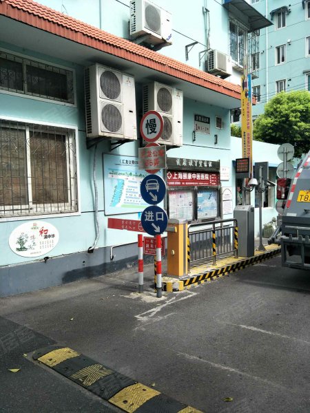 汇龙公寓(东区) 