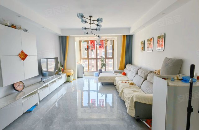 电梯洋房  精装婚房 拎包即住温馨舒适 经典小三室  有钥匙